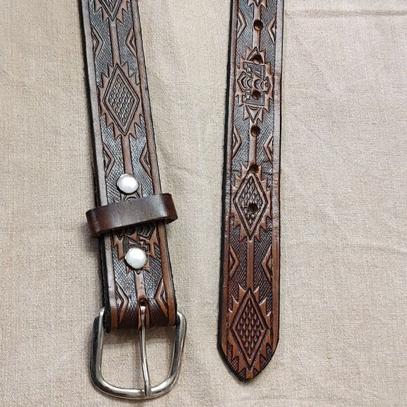 Brown Leather Tooled Men's Belt with Silver Buckle Size 40 - Picture 5 of 11